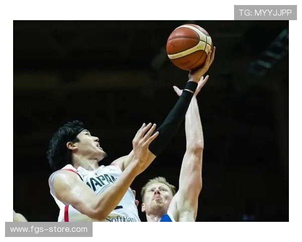 中国男篮世预赛逆转日本豪取胜 中国男篮世预赛逆转日本豪取胜